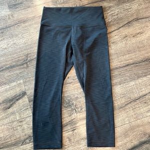 Like new Lululemon cropped leggings